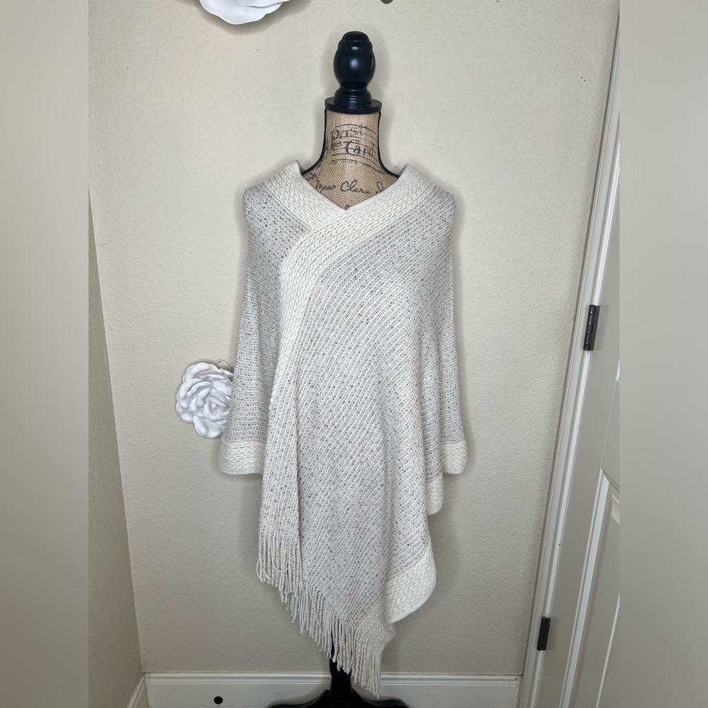 NTM: Cejon Cream Metallic Gold Knit Poncho NWT Fringe Pullover OSFM